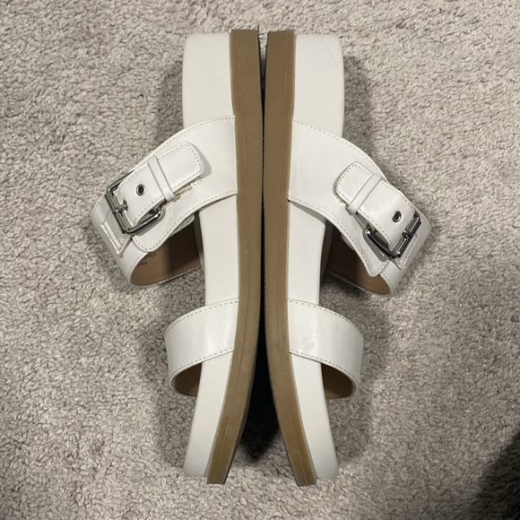 Dolce Vita Sandals - Picture 6 of 9